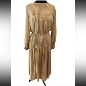 The Gilbert’s by Tally beige disco blouson pleated ladies dress 1970/80s size 8